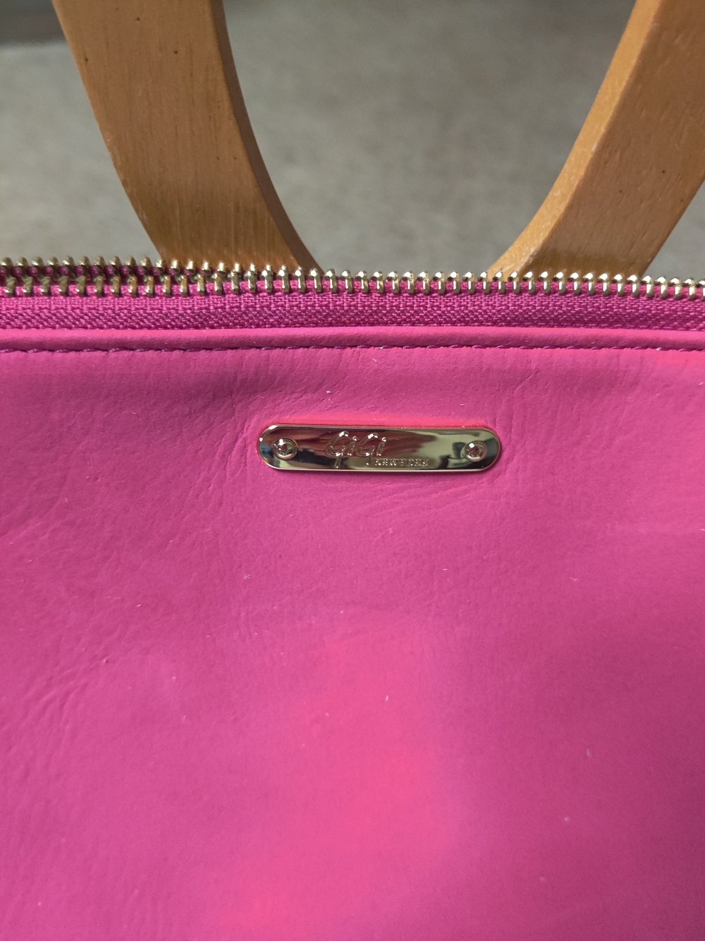 GIGI NEW York  Pink Full Grain Leather  Zip-Top Women's Uber Clutch